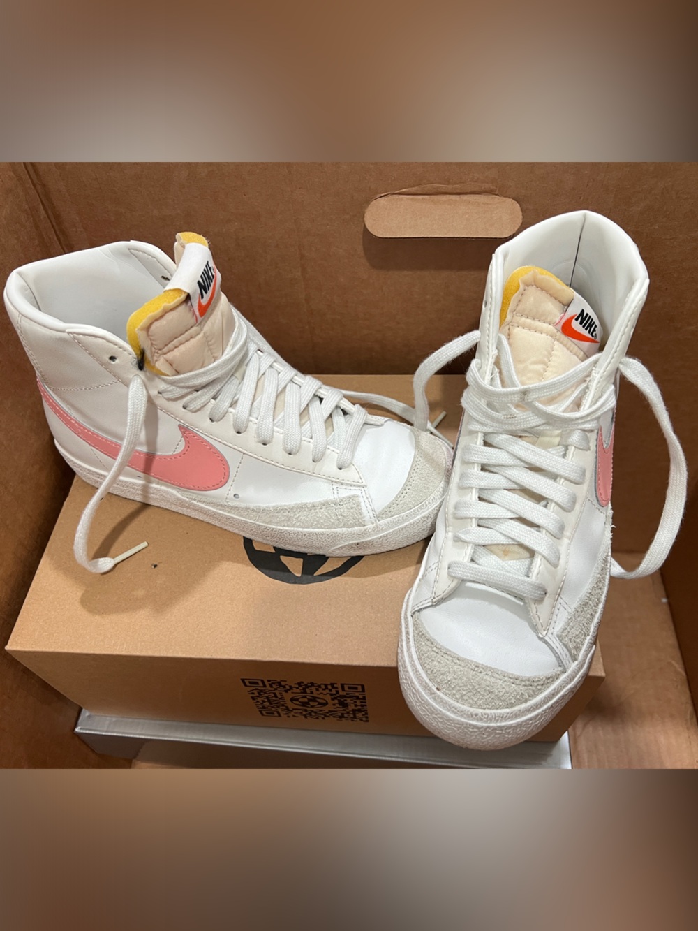 Nike Women's High-Top Sneakers  size 6.5
